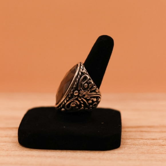 Silver-tone Ring with Faceted Smokey Gray Acrylic Stone Size 5.5 - Picture 4 of 15